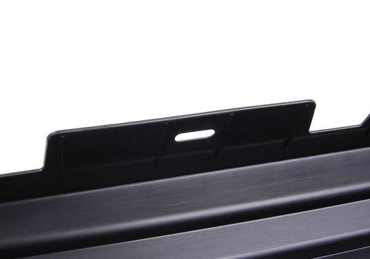 Cubrepanel lateral derecho imprimado OEM 51778053880 para BMW E82 M Coupé UR91, UR92. Original BMW.
