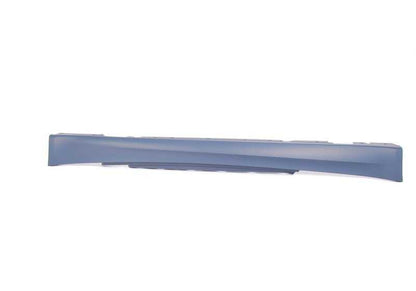 Cubrepanel lateral derecho imprimado OEM 51778053880 para BMW E82 M Coupé UR91, UR92. Original BMW.