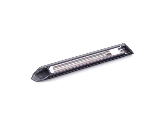 Moldura lateral cromada derecha OEM 51131876130 para BMW E30. Pieza original BMW.