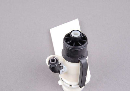 Bomba de aspiración OEM 28107842838 para BMW E82, E88, F87, E90, E92, E93, F80, F82, F83, F10, F06, F12, F13, E89. Original BMW.