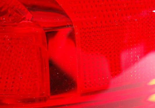 Piloto trasero lateral derecho OEM 63217162302 para BMW Serie 3 E93 (320d, 320i). Original BMW.