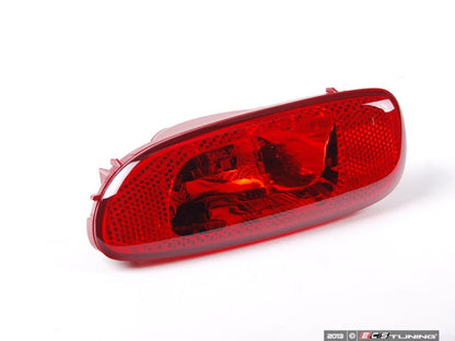 Luz trasera antiniebla derecha OEM 63242751708 para MINI R56, R57 Cabrio, R58 Coupé, R59 Roadster… y más. Original MINI.