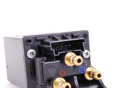 Unidad de ventilación OEM 67668385631 para BMW E46, E63. Original BMW.