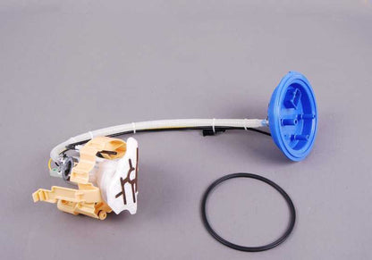 Bomba de combustible completa derecha OEM 16117170004 para BMW Serie 7 E65, E66. Incluye bomba dentro del tanque. Original BMW.
