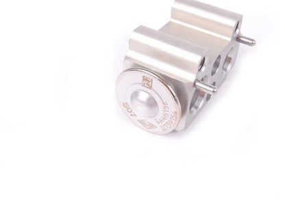 Válvula de expansión OEM 64119226078 para BMW E81 116d/116i. Compatible con motores N45, N47, N43. Repuesto original BMW.