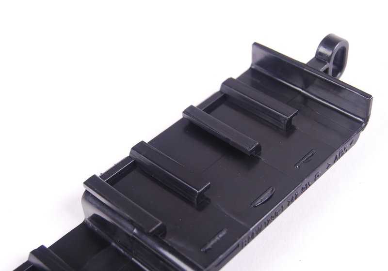Trägerrelais für BMW E38 (OEM 12901747915). Original BMW.