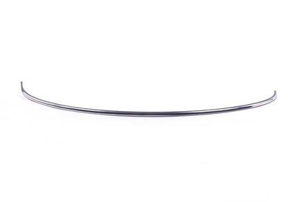 Embellecedor capó delantero OEM 51137145123 para MINI R55, R56, R57. Original MINI.