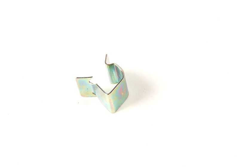 Clip di sottomissione OEM 64226921596 per BMW E60, E61, E63, E64. Piece BMW originale per il sistema di condizionamento dell'aria e condotti d'aria.