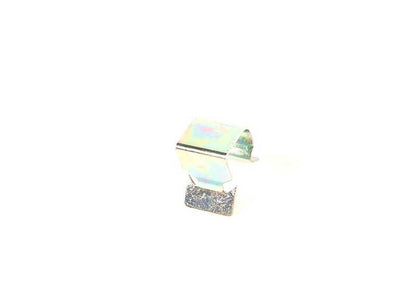 Clip di sottomissione OEM 64226921596 per BMW E60, E61, E63, E64. Piece BMW originale per il sistema di condizionamento dell'aria e condotti d'aria.