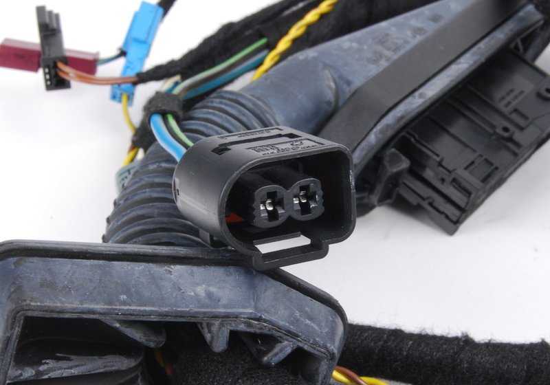 Cableado puerta lado conductor OEM 61126929211 para BMW Serie 3 E46. Arnés eléctrico original BMW.