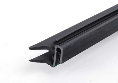 Sellado interior puerta trasera derecha OEM 51357258298 para BMW F30, F31, F80. Original BMW.
