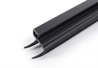 Sigillatura della scanalatura anteriore destra per BMW F30, F31, F35, F80 (OEM 51337258300). BMW originale