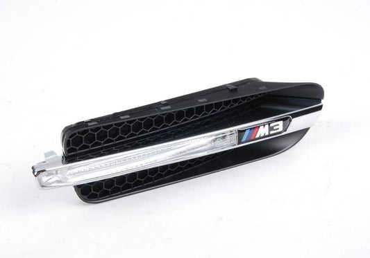 Rejilla lateral con emblema derecho OEM 51138046448 para BMW E90, E91. Original BMW.