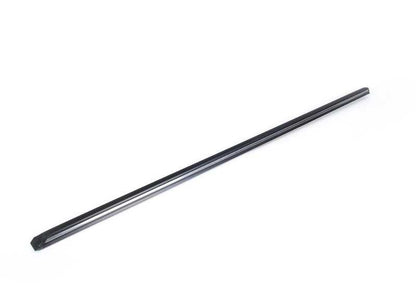Moldura lateral puerta delantera derecha OEM 51131876132 para BMW E30. Original BMW.