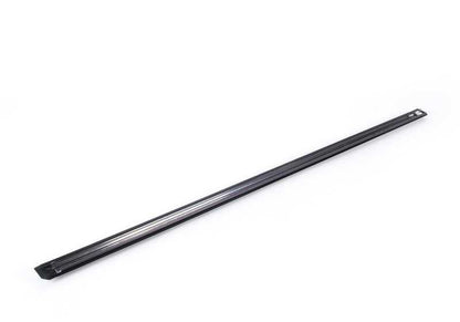 Moldura lateral puerta delantera derecha OEM 51131876132 para BMW E30. Original BMW.