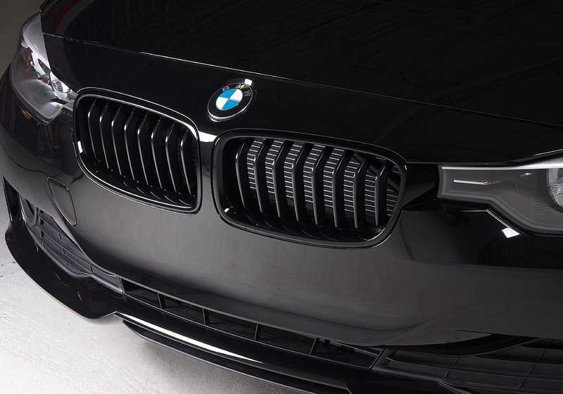 Riñoneras negro brillo ///M Performance para BMW F30 F31. Original BMW