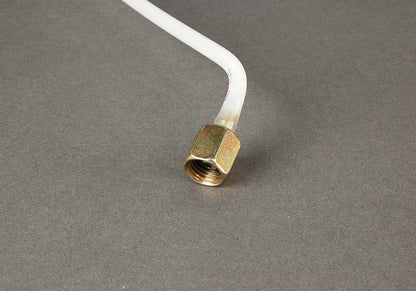 Tubo inyector cilindro 2 OEM 13531262294 para BMW E21 318i y 320i con motor M10. Recambio original BMW.