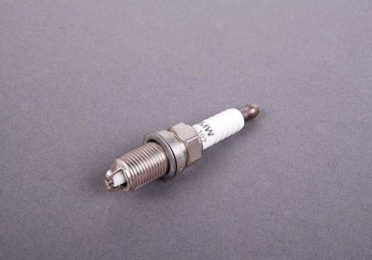 OEM Bujía 12129063428 per BMW E36, E34, E39, E32, E38, E31, Z3. BMW originale.