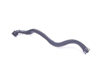 Tubo de ventilación motor OEM 11157575640 para BMW F07, F10, F11, F12, F13, F01, F02, F04, E70, E71, E72. Compatible con motores N63. Original BMW.