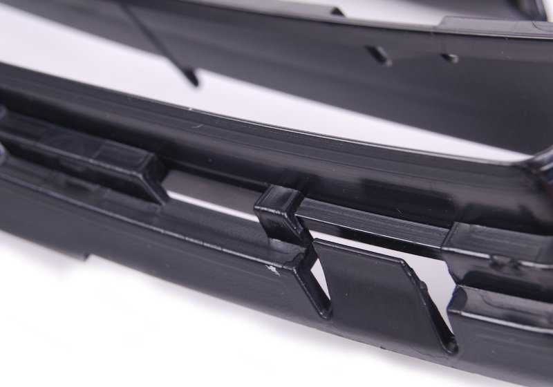 Right air input support OEM 51118050624 for BMW E92. Original BMW.