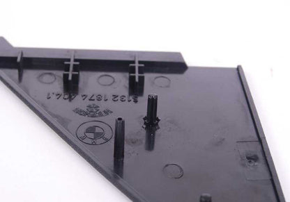 Cubierta derecha OEM 51321874404 para BMW E21. Original BMW.