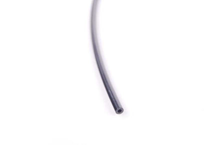 Mangueira de vácuo OEM 64111368684 para BMW E30. Compatível com modelos 316i com motor M40 (manual e automático). BMW original.