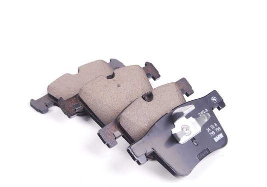 Juego de pastillas de freno delanteras sin asbesto OEM 34106799801 para BMW F22, F23, F34, F36. Original BMW.