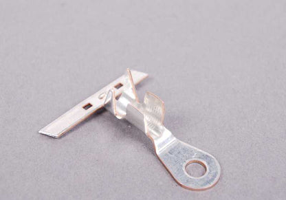 Terminal de cable para BMW E81, E82, E87, E88, F20, F21, F52, E30, E36, E46, E90, E91, E92, E93, F30, F31, F34, F35, F32, G26, E28, E34, E39, F07, F06, F12, F13, E32, E38, F01, F02, E31, I01, I12, I15, I20, E84, F25, F15, E85, E86, E89 (OEM 61131382548).