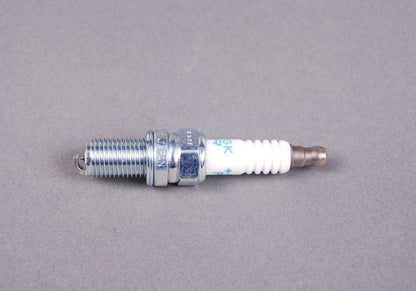 Bujía de encendido OEM 12129069048 para BMW E36. Original BMW.