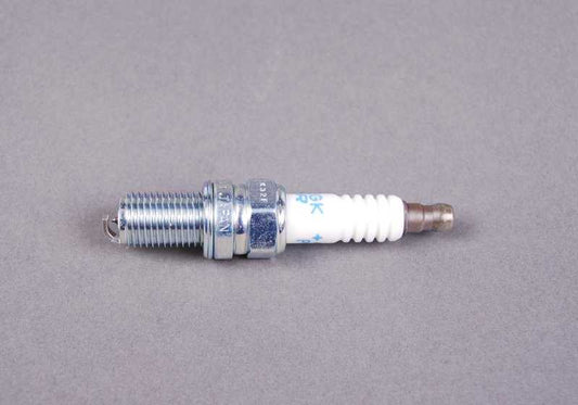 Bujía de encendido OEM 12129069048 para BMW E36. Original BMW.