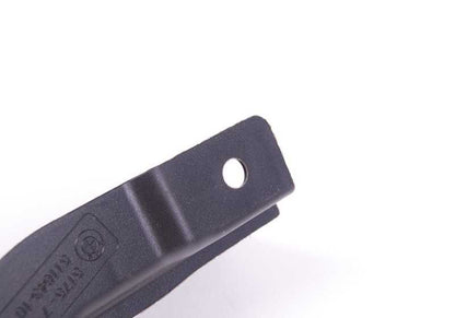 Deflector aire derecho OEM 51757185798 para BMW E92 {316i, 318i, 320d} todos los modelos compatibles. Pieza original BMW.