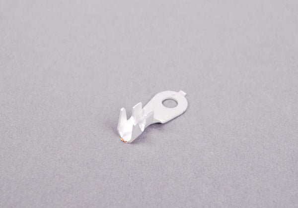 Terminal de cable OEM 61131388865 para BMW E81, E82, E87, E88, F20, F21, E30, E36, E46, E90, E91, E92, E93, F30, F31, F34, F32, E28, E34, E39, E32, E38, E31, E84, E83, F25, F15, Z3, E85, E86, E89, i3, I01, I12, I15. Original BMW.