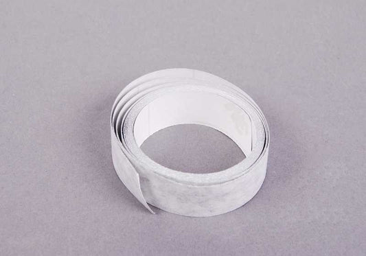 Tira embellecedora negra OEM 51111966304 para BMW E30 (3er). Compatible con paragolpes trasero. Pieza original BMW.