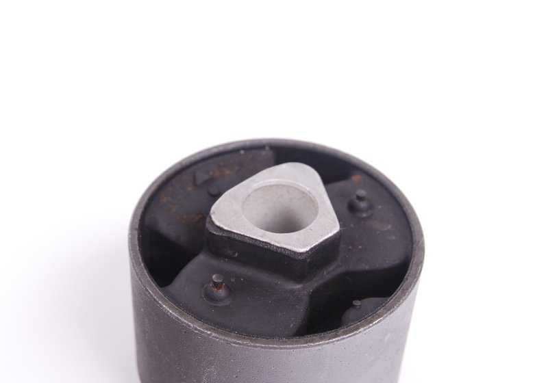 Silentblocks de goma OEM 31129058818 para BMW E28 520i, 524d, 524 TD, 525e. Repuestos originales BMW. Ideal para soportes de suspensión o chasis delanteros.