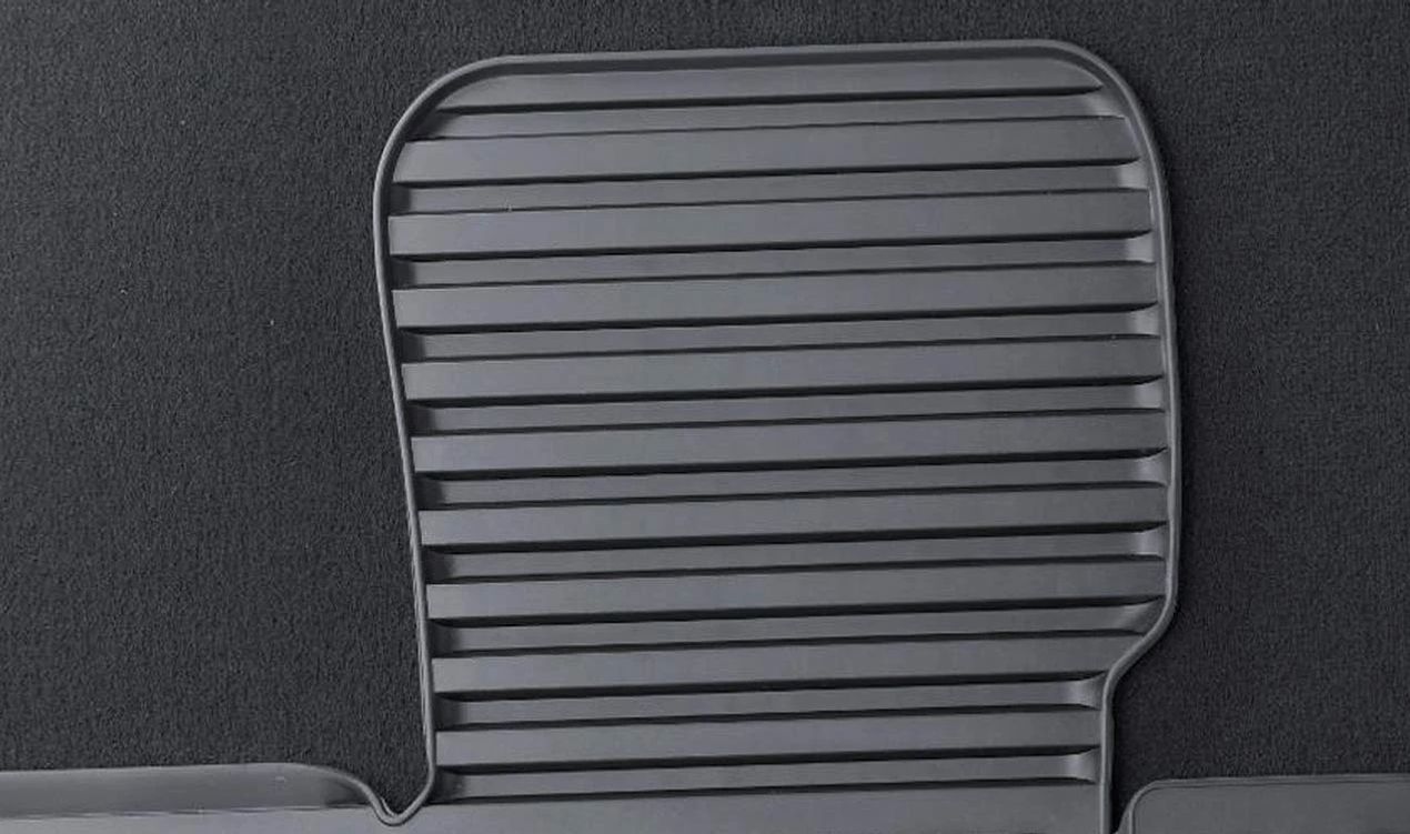Alfombrillas de goma delanteras antracita OEM 51472231953 para BMW X5 E70, X5 E70 LCI, X6 E71. Original BMW.