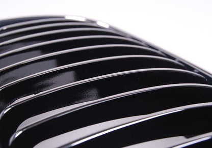 Rejilla de adorno derecho OEM 51138208490 para BMW Serie 3 E46 (316i, 318i, 320i... y más). Original BMW.