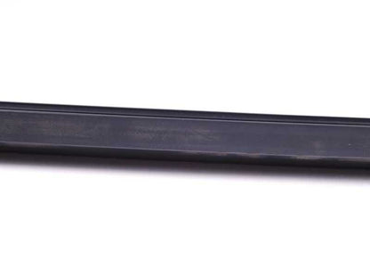 Guía de ventana trasera derecha OEM 51357033806 para BMW E60, E60N. Repuesto original BMW.