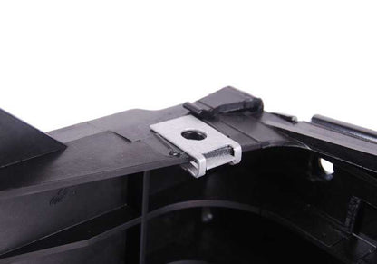 Soporte carrocería izquierdo OEM 51647200793 para BMW F10 (todos los modelos: 518d, 520d) con motores N47T y B47O. Apto para versiones manual y automático. Original BMW.