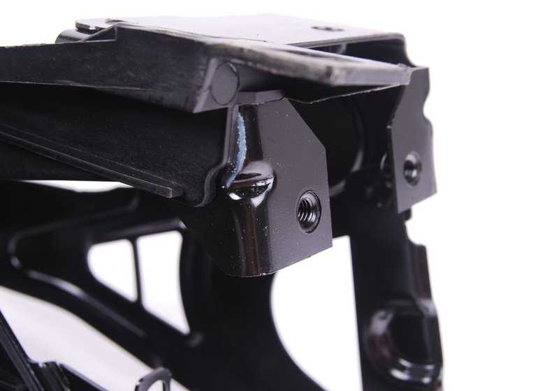 Soporte carrocería izquierdo OEM 51647200793 para BMW F10 (todos los modelos: 518d, 520d) con motores N47T y B47O. Apto para versiones manual y automático. Original BMW.