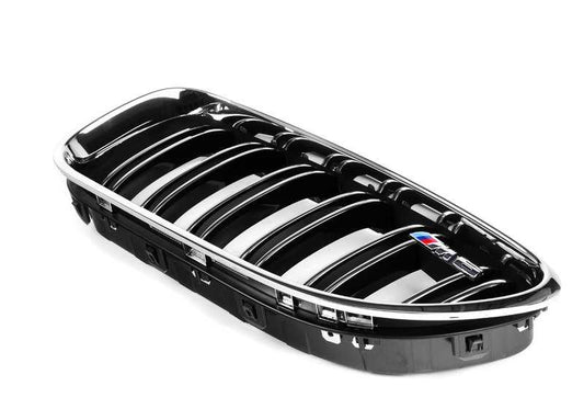 Rejilla decorativa frontal izquierda OEM 51138057213 para BMW F06 (M6). Original BMW.