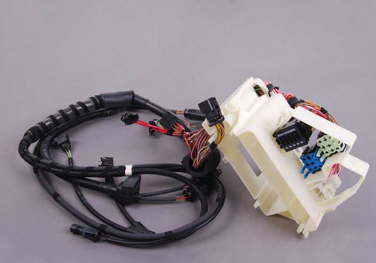 Cableado del módulo de motor y transmisión OEM 12517835524 para BMW E46. Original BMW.