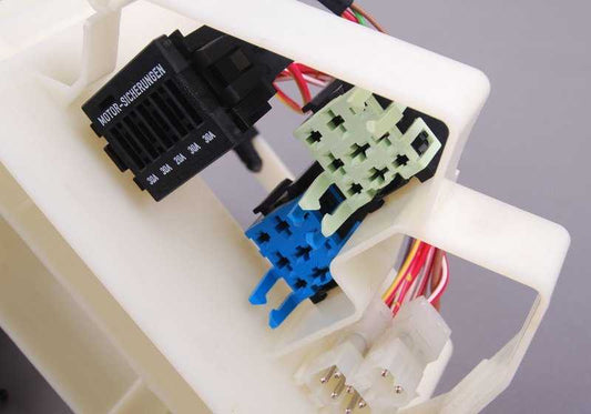 Cableado del módulo de motor y transmisión OEM 12517835524 para BMW E46. Original BMW.