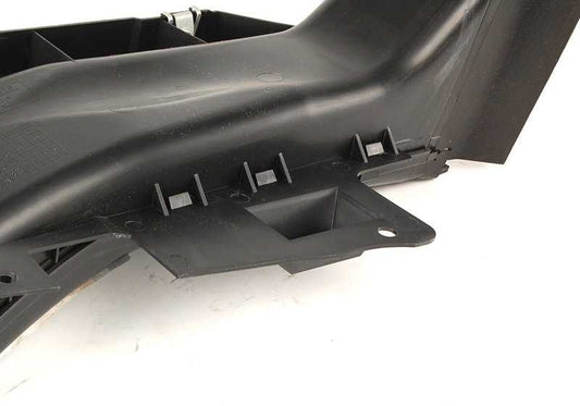 Conducto de aire freno delantero derecho OEM 51718197928 para BMW E46 316i. Compatible con versiones manuales y automáticas. Original BMW.