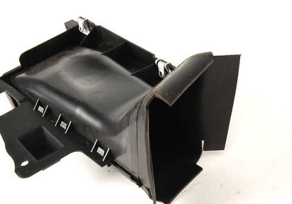 Conducto de aire freno delantero derecho OEM 51718197928 para BMW E46 316i. Compatible con versiones manuales y automáticas. Original BMW.