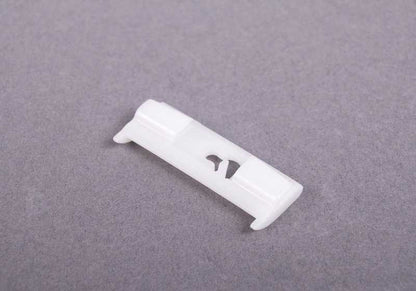 Clip de fijación OEM 51367044615 para MINI R50, R53. Original MINI.