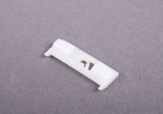 Clip de fijación OEM 51367044615 para MINI R50, R53. Original MINI.