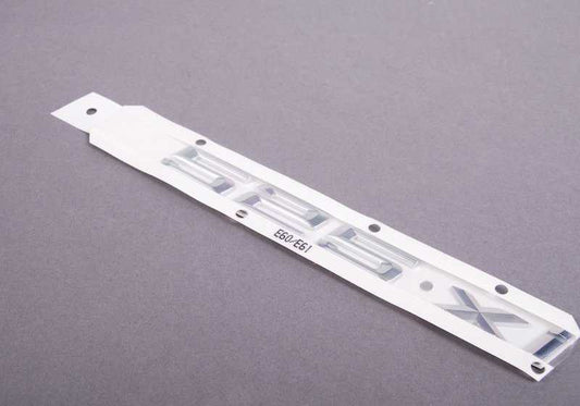 Emblema para BMW E60, E60N, E61, E61N (OEM 51147066926). Original BMW.