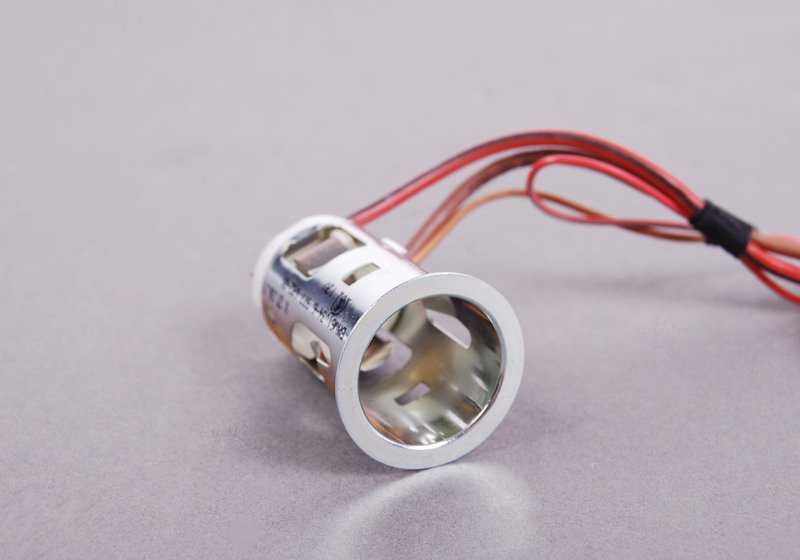 Toma de mechero / enchufe 12V OEM 61346977682 para BMW E71, E72, E85, E86. Original BMW.