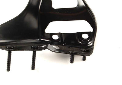 Soporte del depósito de aceite OEM 32416768096 para BMW E81, E82, E87, 1er Serie 125i y 130i con motor N52. Compatible con transmisión manual y automática. Original BMW.