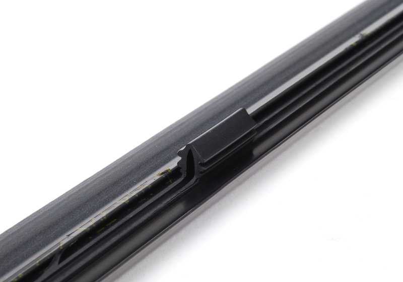 Junta goma puerta delantera OEM 51337050534 para MINI R50, R52, R53. Compatible con versiones One y Cooper de 2001 a 2006. Original MINI.